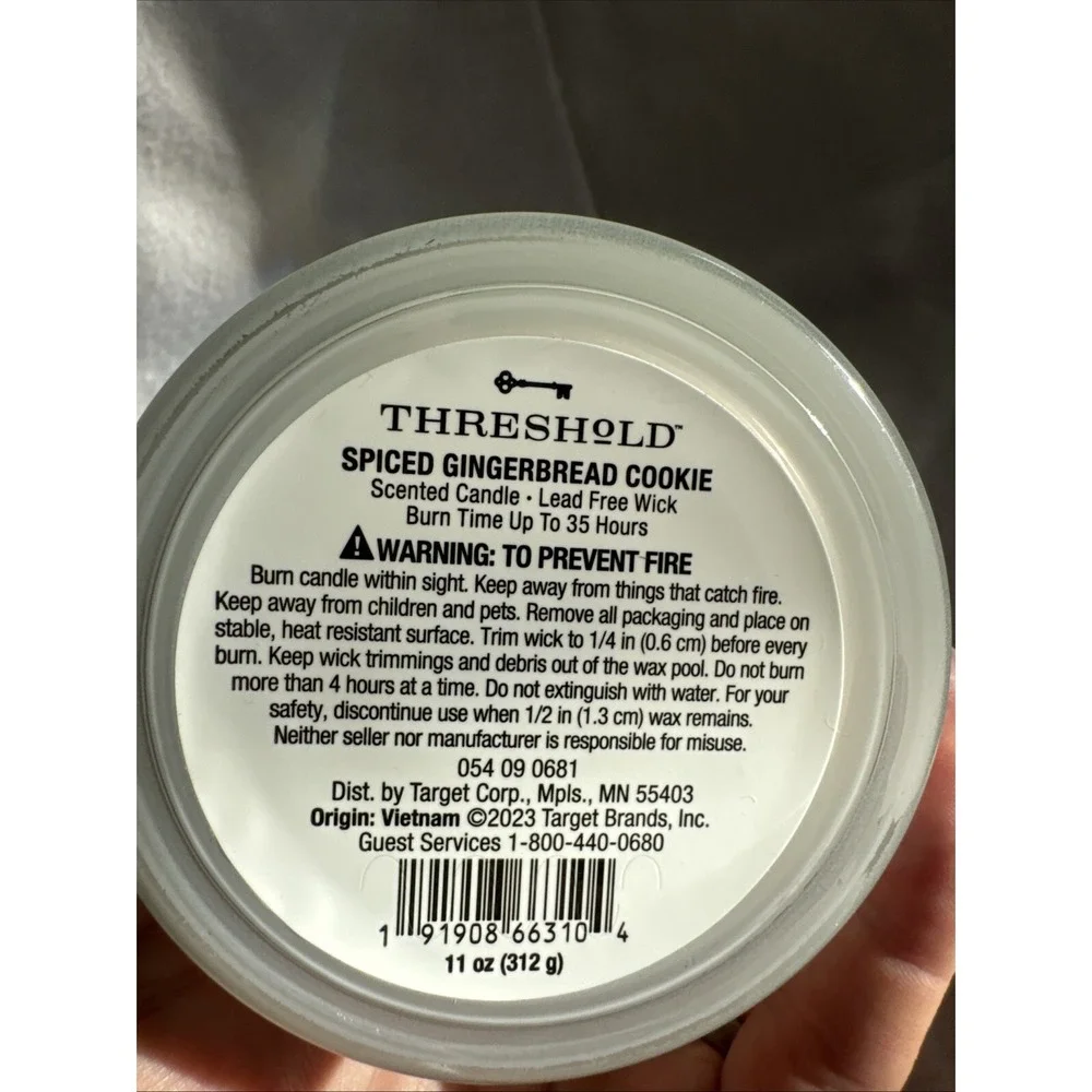 Threshold Spiced Gingerbread Cookies Candle Bee Wax Nutmeg & Cloves Notes 11 Oz